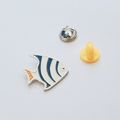 фото 1 - Значок Pin&Joy "Рыбка" металл
