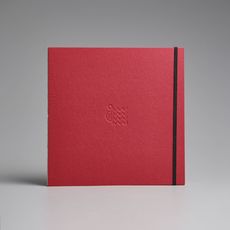 фото 1 - Скетчбук "Багряний квадрат" Сумна вівця