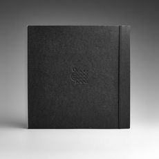 фото 1 - Скетчбук "Черный квадрат" Сумна вівця