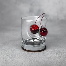 фото 1 - Стакан виски с вишнями VSKLO