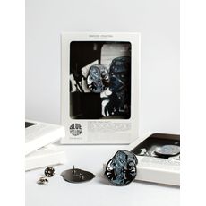 фото 1 - Значок за мотивами картини FIGHTER МАШИ ШАНГО. INSPIRED BY