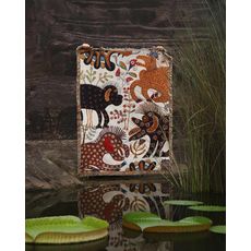 фото 1 - АРТ-ПЛЕД За мотивами ранньої творчості Марії ПримаченкоЗВІРІ БОЛОТНІ INSPIRED BY