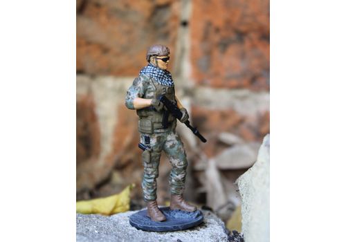 зображення 4 - Фігурка Військовий з АКМС металевий Sky Hobby