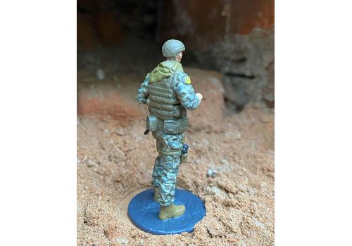 зображення 6 - Фігурка Військовий з АКМС металевий Sky Hobby