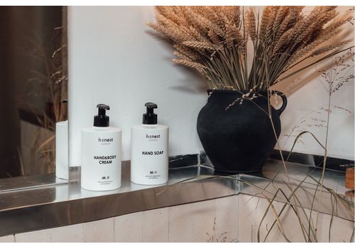 фото 4 - JAR 12 Hand&body cream - Увлажняющий крем для рук и тела с ароматом vetiver, 500 мл honest products