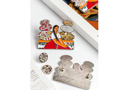 фото 1 - Значок за мотивами картини ПОДУШКИ, Віктор Зарецький. INSPIRED BY