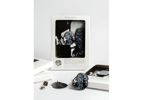 фото 1 - Значок за мотивами картини FIGHTER МАШИ ШАНГО. INSPIRED BY