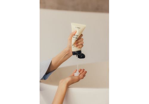 фото 2 - JAR 21 Body wash - Увлажняющий крем-гель для душа smoked sugar, 200 мл honest products