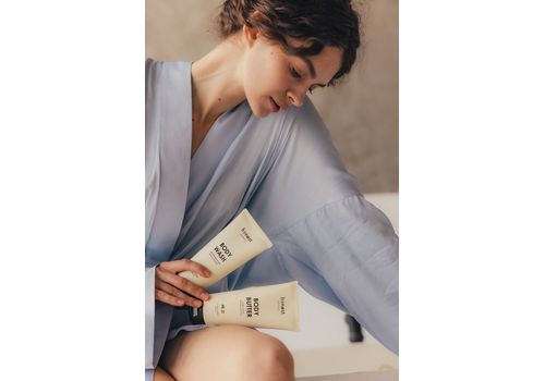 фото 3 - JAR 22 Body butter - Пмтательный баттер для тела smoked sugar, 200 мл honest products