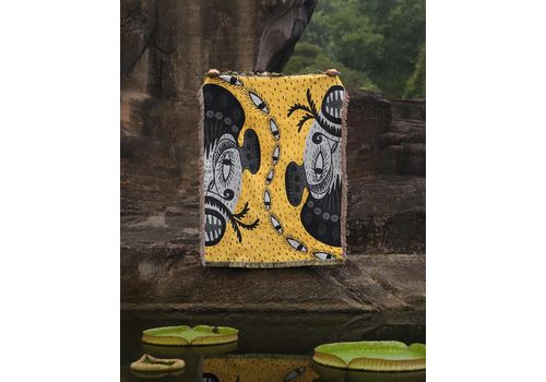 фото 1 - АРТ-ПЛЕД За мотивами ранньої творчості Марії ПримаченкоМільярд лєт, як цього звєря нет INSPIREDB