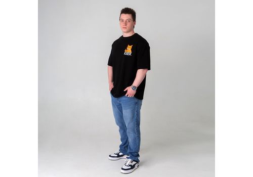 фото 3 - Футболка оверсайз с принтом кота Doberman (чорна) Kitek Wear