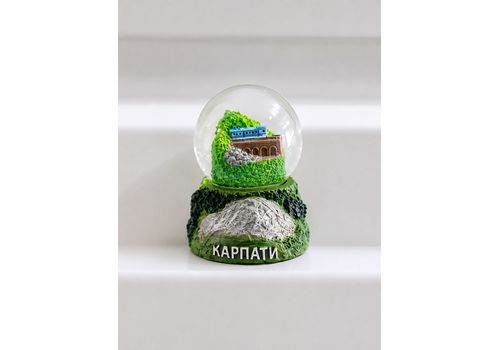 фото 1 - Сувенирный снежный шар-магнит Карпаты - Ворохта, 3,5 см