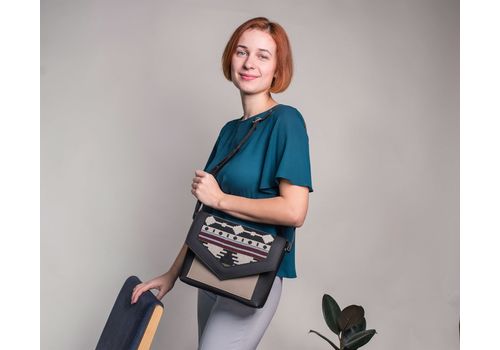 зображення 2 - Жіноча сумка з екошкіри "Geomentic etno black" з геометричним принтом, ручної роботи